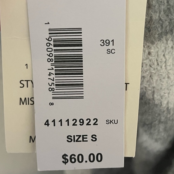 New Retrelogy Woman Sweater - Picture 5 of 5